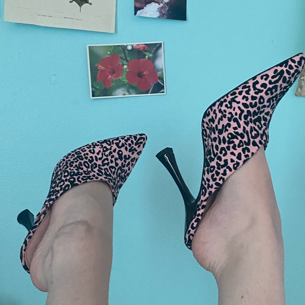 Pink leopard heels🖤💖